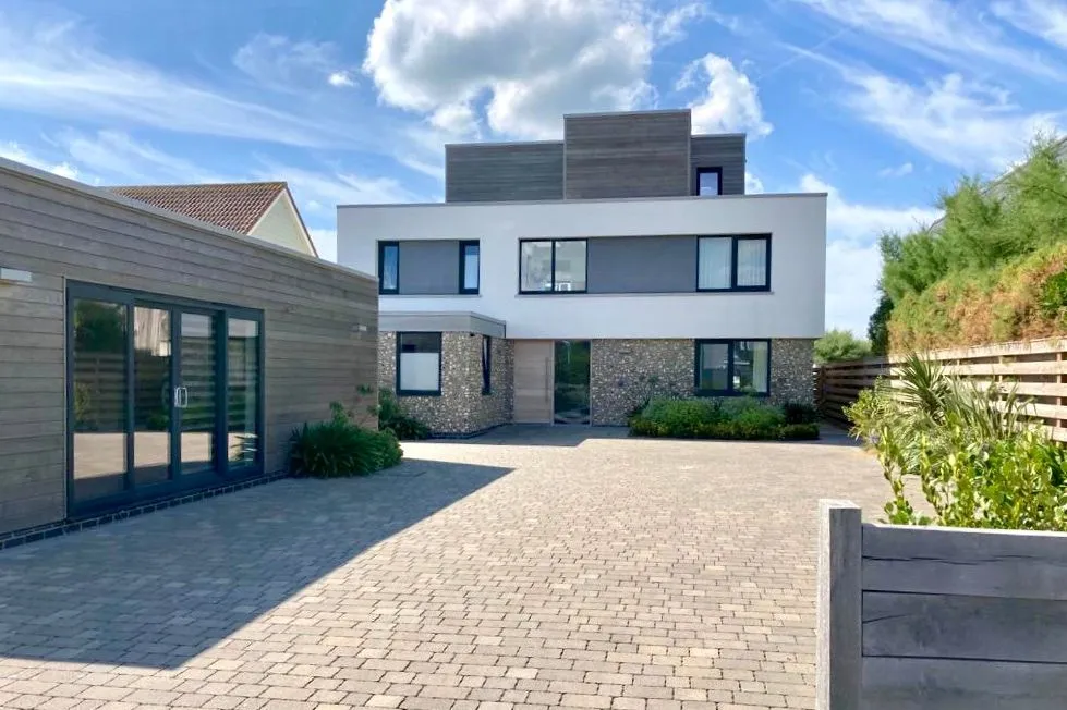 New build house on the Bracklesham seafront 4 New build house on the Bracklesham seafront 4