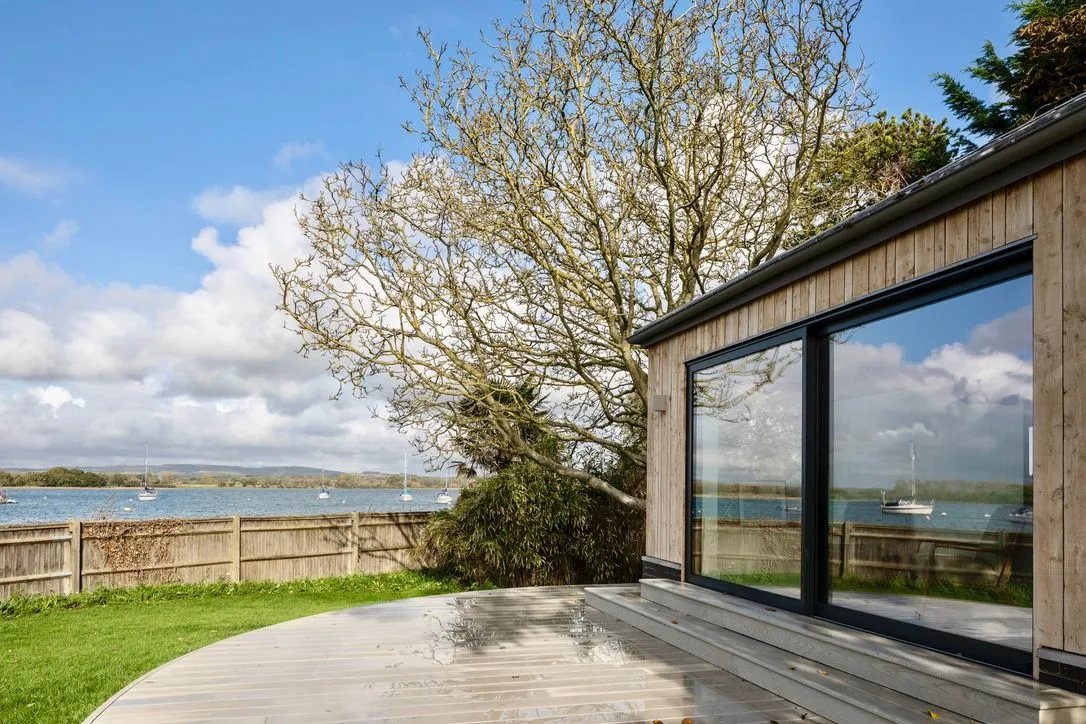 Contemporary Waterfront Home in Itchenor 6 Contemporary Waterfront Home in Itchenor 6
