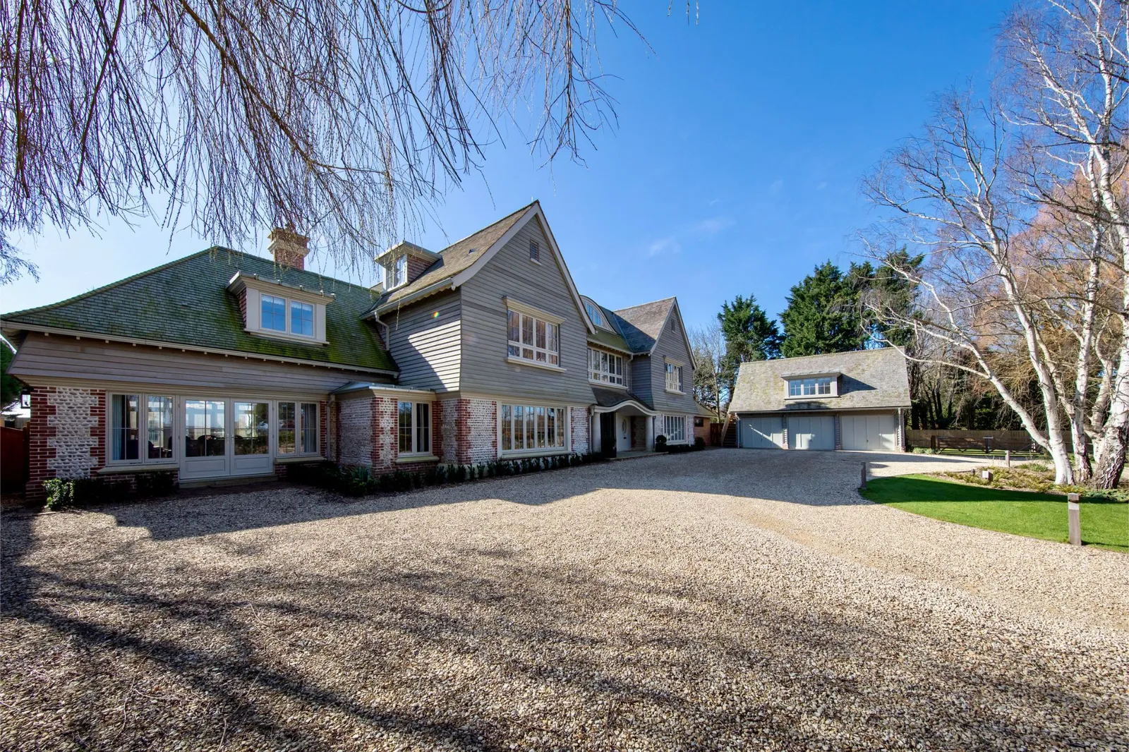 Large new build bespoke property in harbour location 31 Large new build bespoke property in harbour location 31