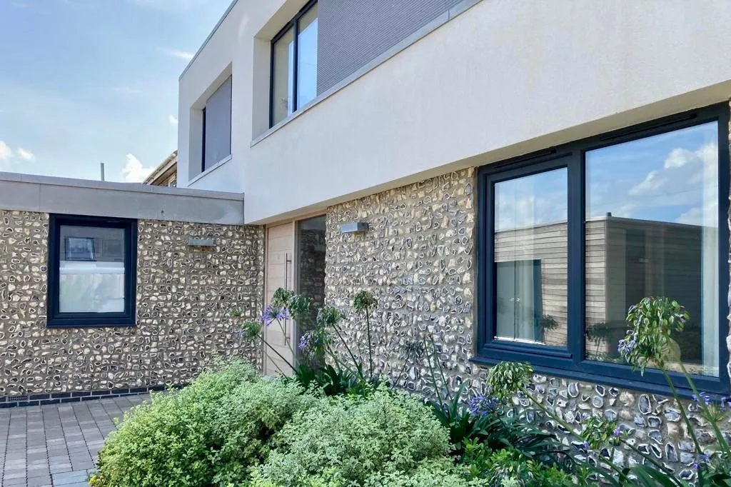 New build house on the Bracklesham seafront 2 New build house on the Bracklesham seafront 2