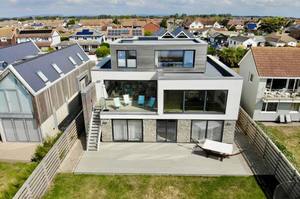 New build house on the Bracklesham seafront 8 New build house on the Bracklesham seafront 8
